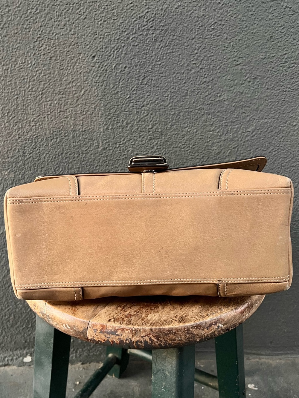 Coach F11196 MEDIUM Vintage Camel Y2K Soho Flap Leather Shoulder Bag - Picture 4 of 13